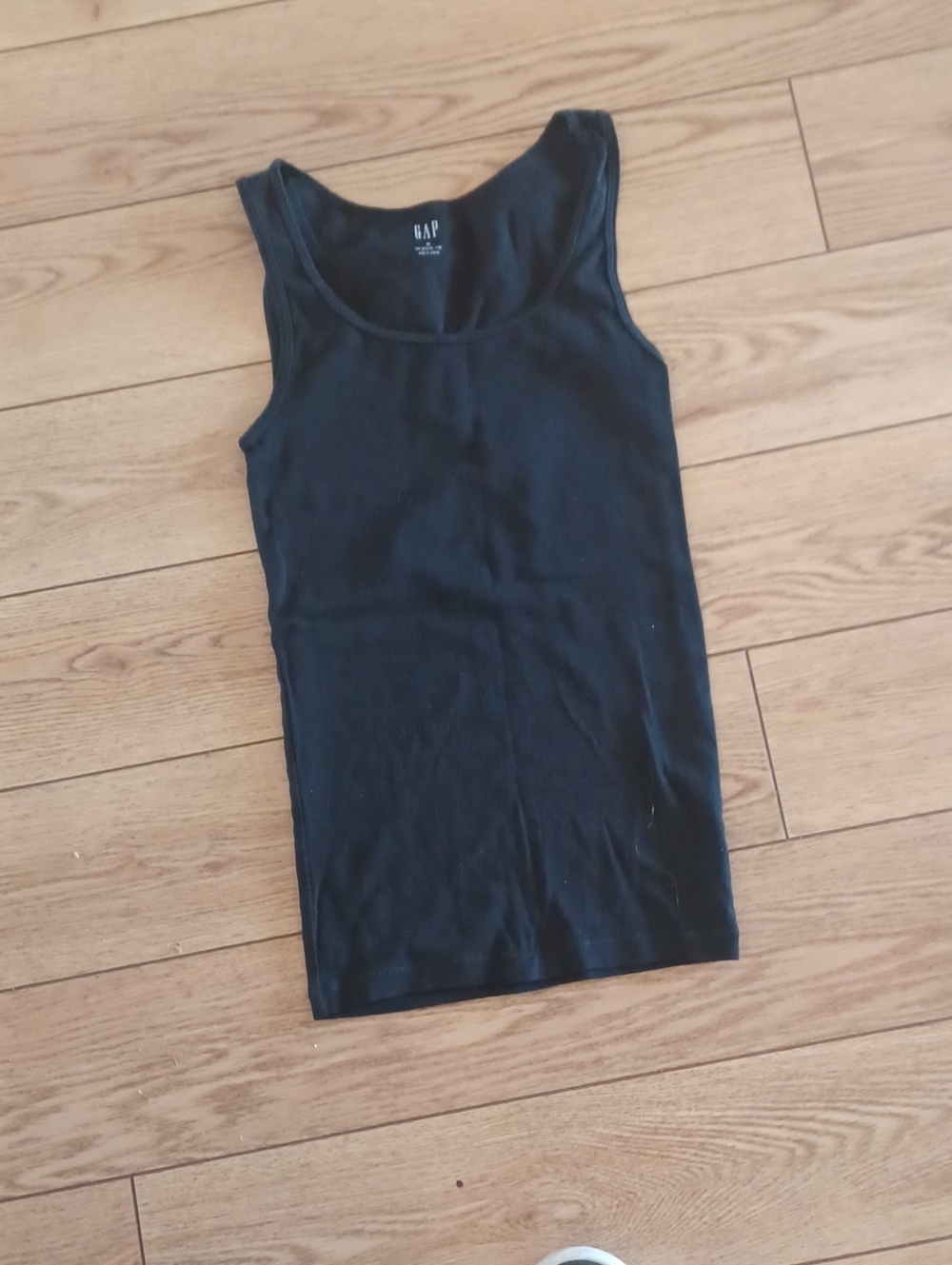 Gap XS  The Modern Tank Top Scoop Neck Essential Basic Women Black Cotton Blend
